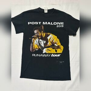 Post Malone Runway Tour 2019 Tee Sz S P2P 17 - 20 Oversized Distressed